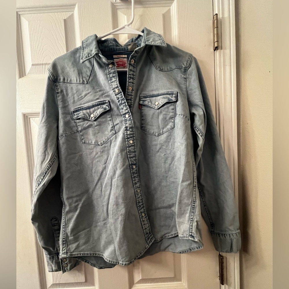 3/$25 🎅🏼 Levi’s Size M